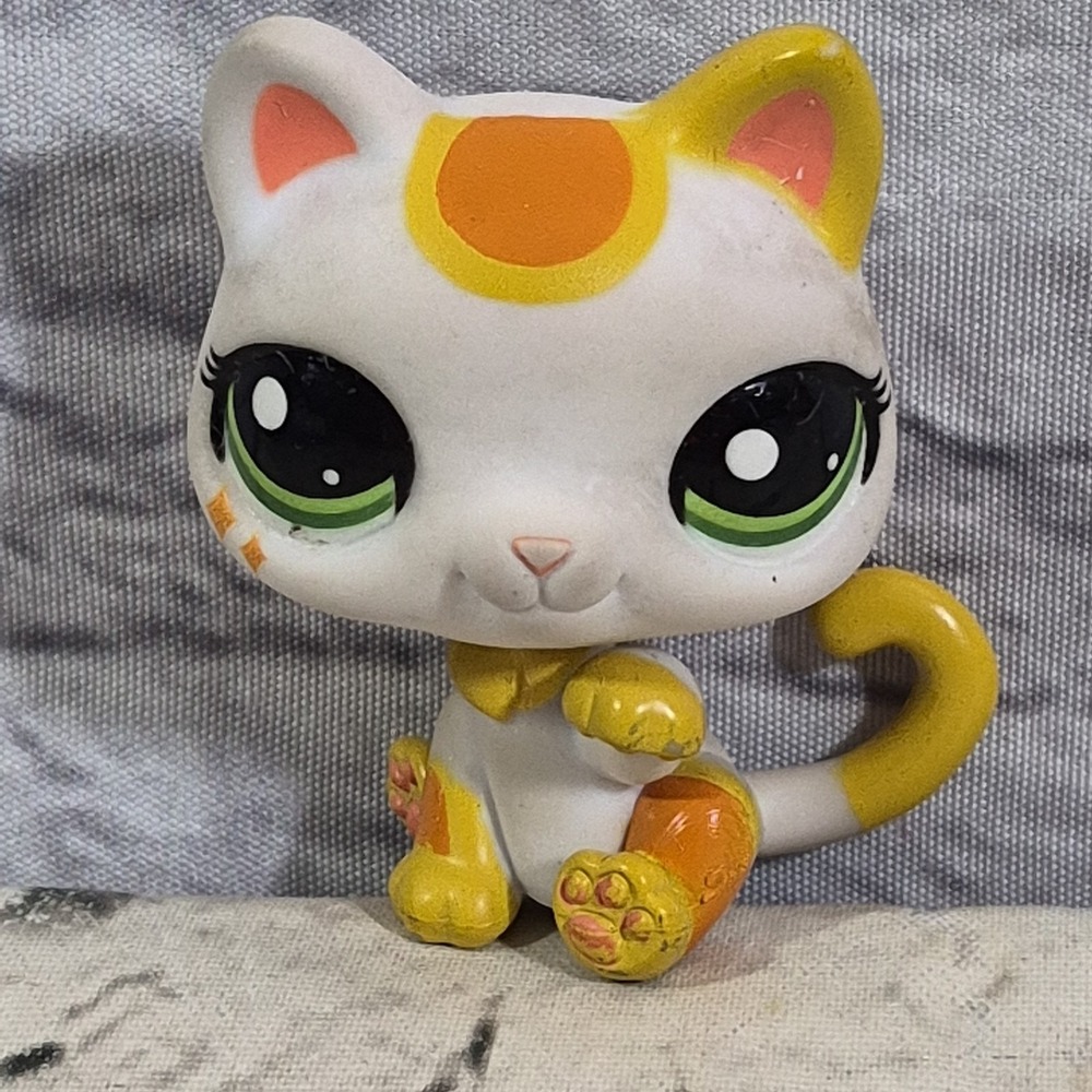Littlest Pet Shop LPS Authentic White Orange Tan Tokyo Blythe Cat Green Eye
